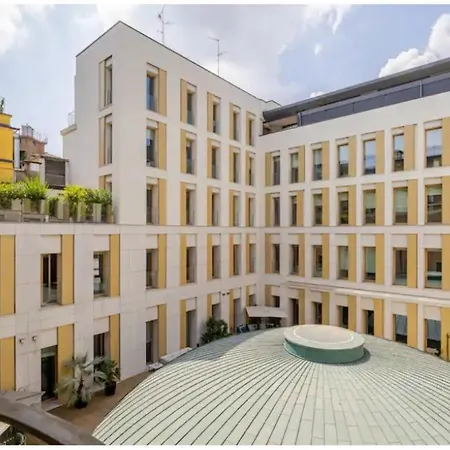 Apartment San Babila Loft Esclusivo With Parking Milan